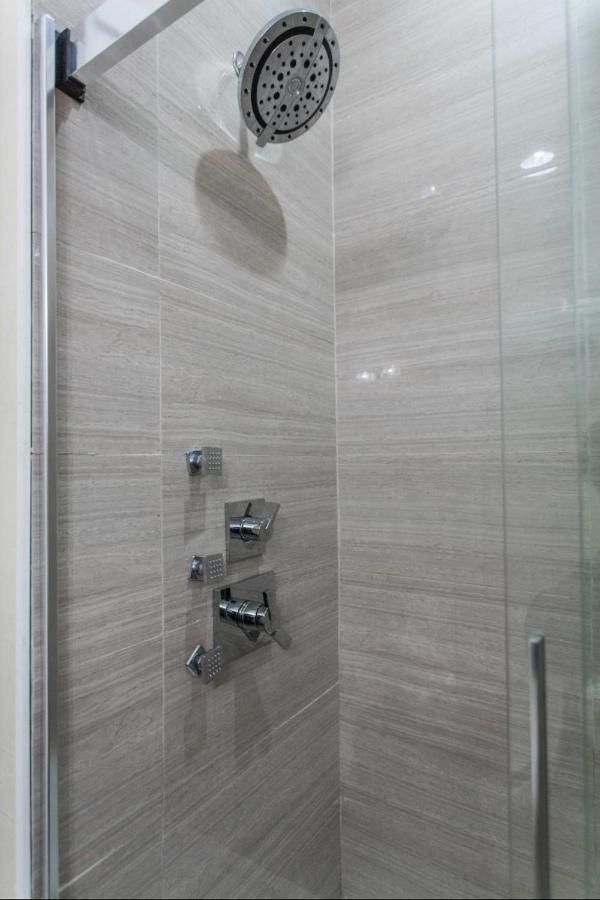 The Double Play - 1 Min Walk To Wrigley! Spacious 2Br - Perfect For Cubs Fans! Чикаго Экстерьер фото
