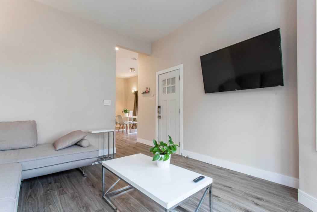 The Double Play - 1 Min Walk To Wrigley! Spacious 2Br - Perfect For Cubs Fans! Чикаго Экстерьер фото
