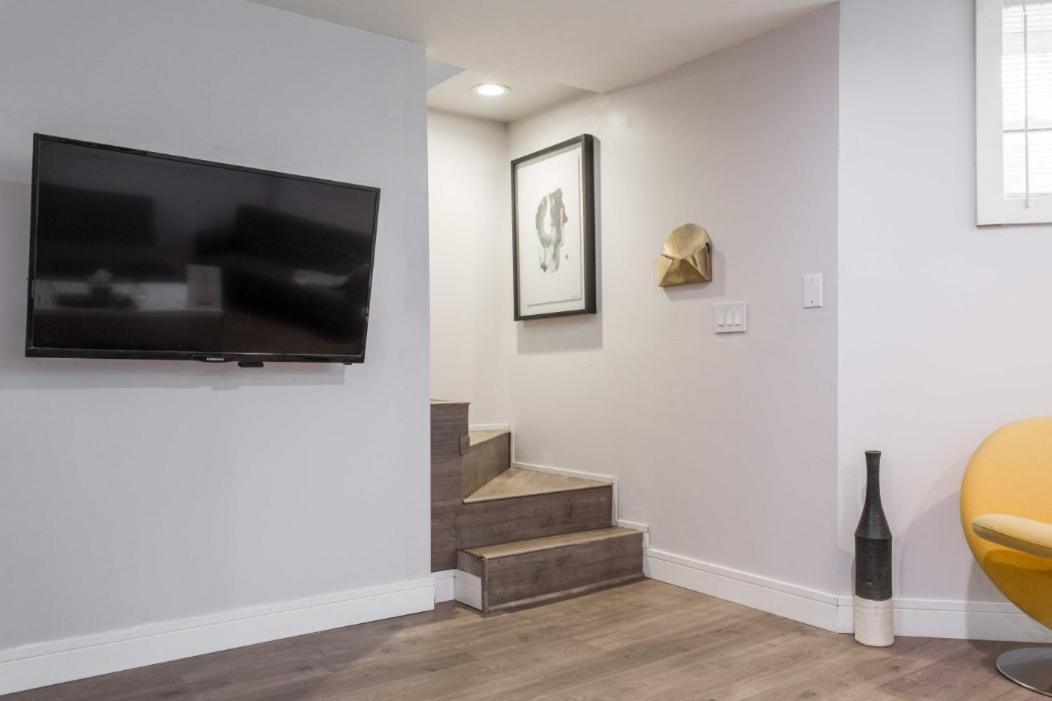 The Double Play - 1 Min Walk To Wrigley! Spacious 2Br - Perfect For Cubs Fans! Чикаго Экстерьер фото