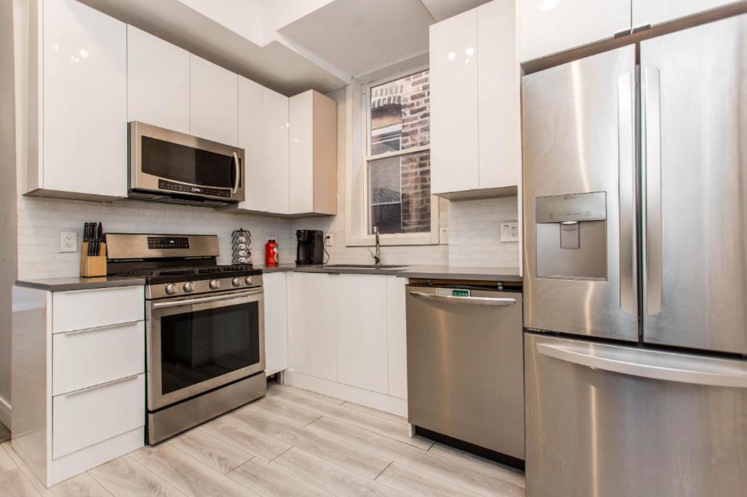The Double Play - 1 Min Walk To Wrigley! Spacious 2Br - Perfect For Cubs Fans! Чикаго Экстерьер фото