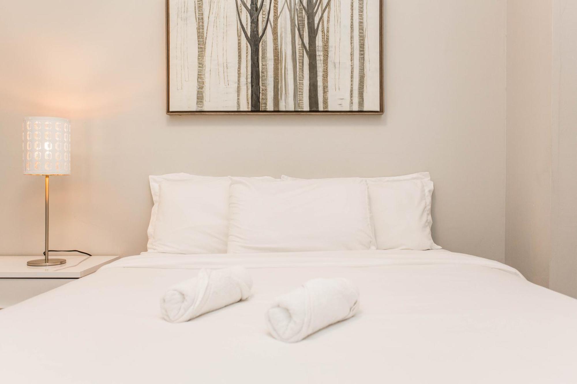 The Double Play - 1 Min Walk To Wrigley! Spacious 2Br - Perfect For Cubs Fans! Чикаго Экстерьер фото